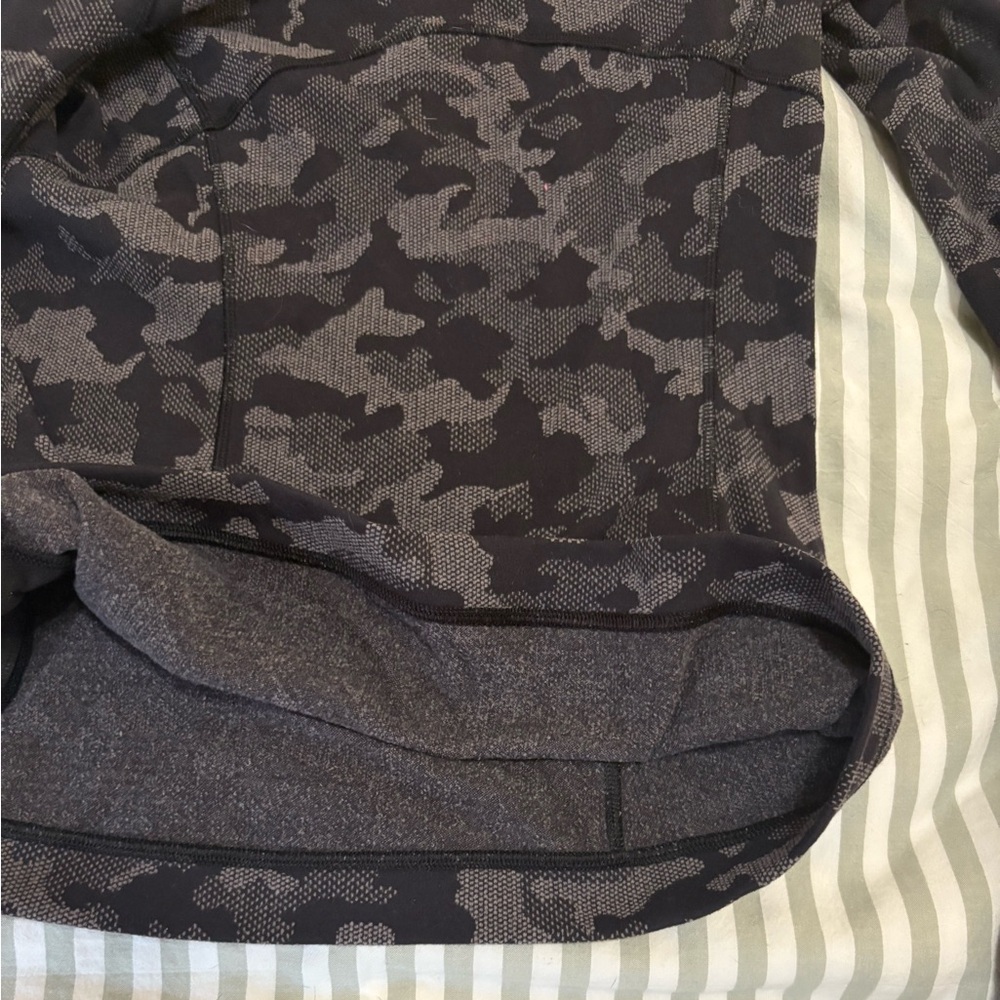 LULULEMON fleece lined long sleeve! - Picture 6 of 6